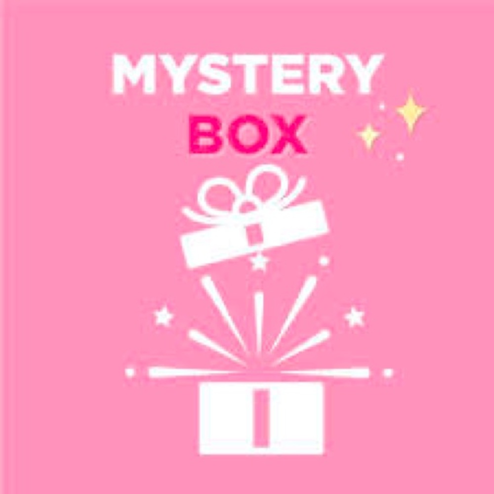 Women’s Mystery Box guaranteed 5 items no holes or stains